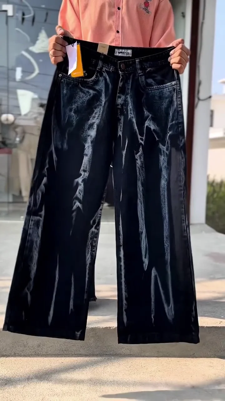 Men Wide Leg Mid-Rise Mildly Distressed Heavy Fade Jeans